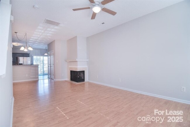 Foto del edificio - 8829 Gerren Ct