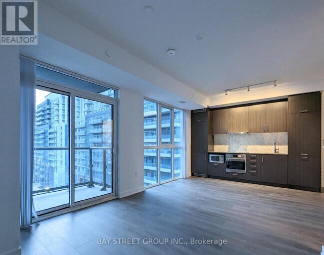 Photo du bâtiment - 60 Honeycrisp Cres