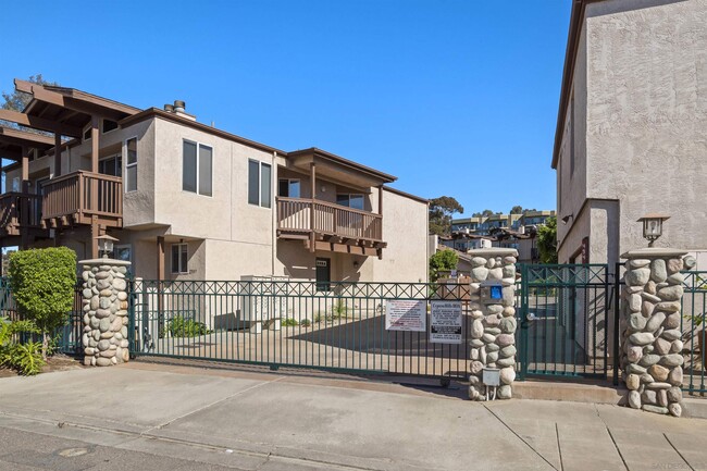 Building Photo - 2515 Horton Ave