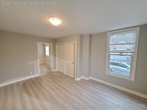 Building Photo - 146 Highland Ave