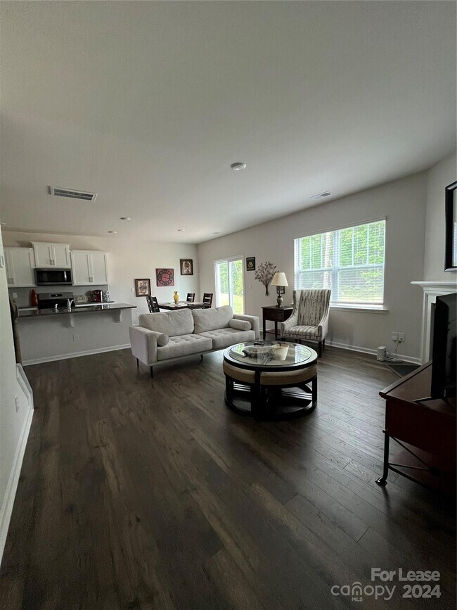 Building Photo - 11025 Austin Estates Dr