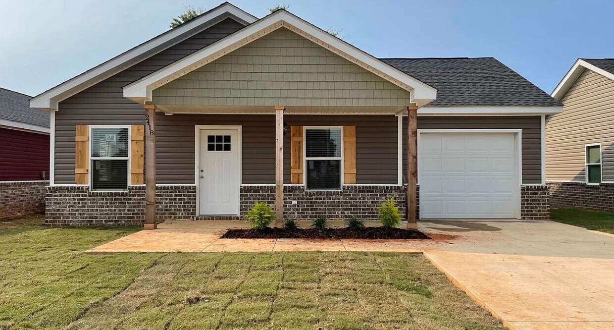 Primary Photo - 3 bed 2 bath close to the W
