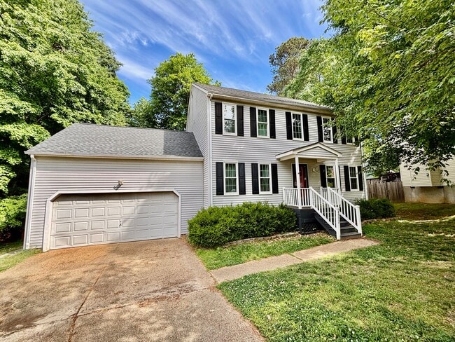 Building Photo - 4 bedroom/ 2.5 bathroom- Village Square of Williamsburg