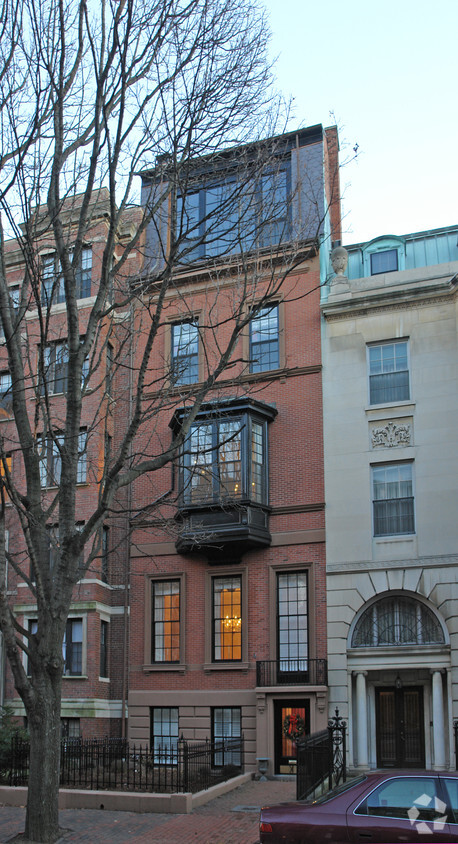 Building Photo - 8 Marlborough St