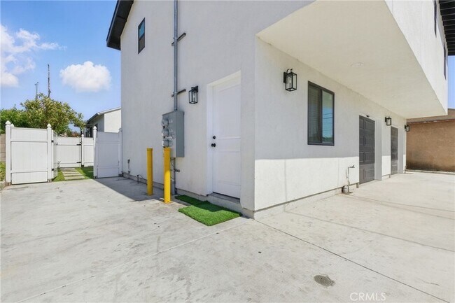 Foto del edificio - 17017 Crenshaw Blvd