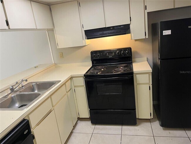 Building Photo - 1690 Crystal Park Cir
