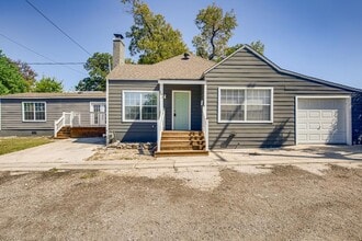 Building Photo - 400 Eleanor Ave