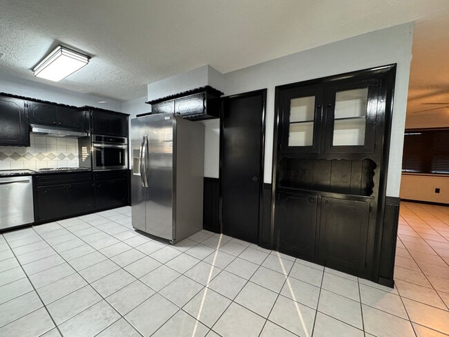 Foto del edificio - 505 SW 69th- New Year move in special- JAN...