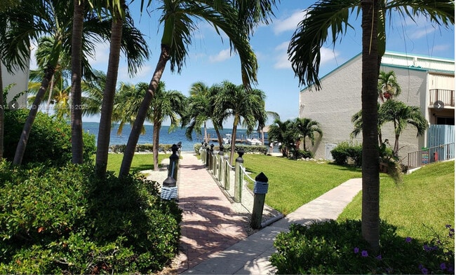 87200 Overseas Hwy