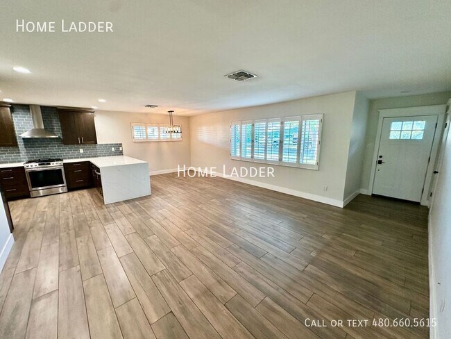 Foto del edificio - 4728 E Edgemont Ave