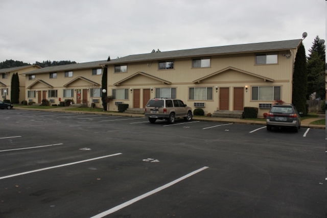 Building Photo - Eastwood Townhouses