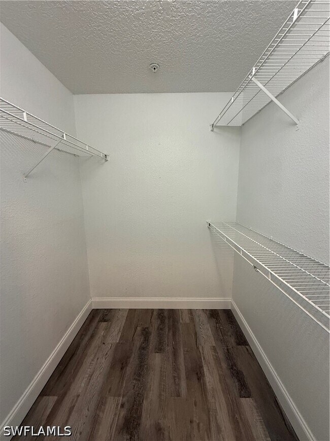 Building Photo - 11561 Villa Grand