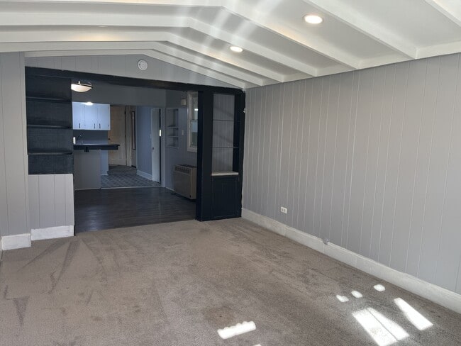 Foto del edificio - 1077 Main St