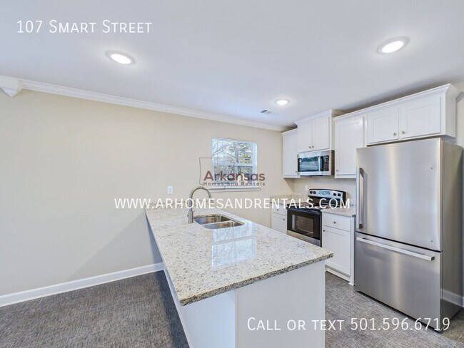 Building Photo - 107 Smart St