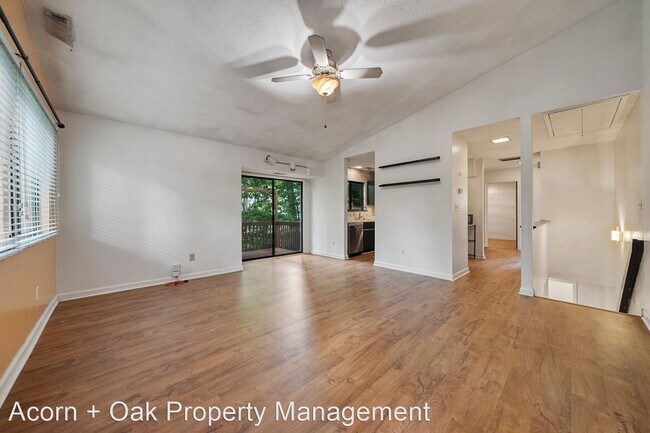 Building Photo - 3 br, 3 bath House - 112 S. Peak