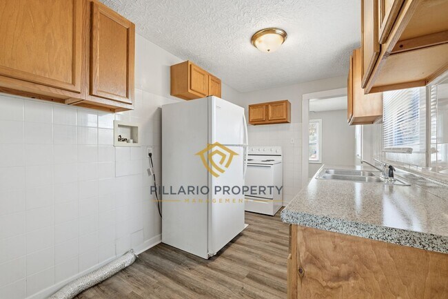 Foto del edificio - Updated 3 Bedroom Near Forest Manor, Available NOW!