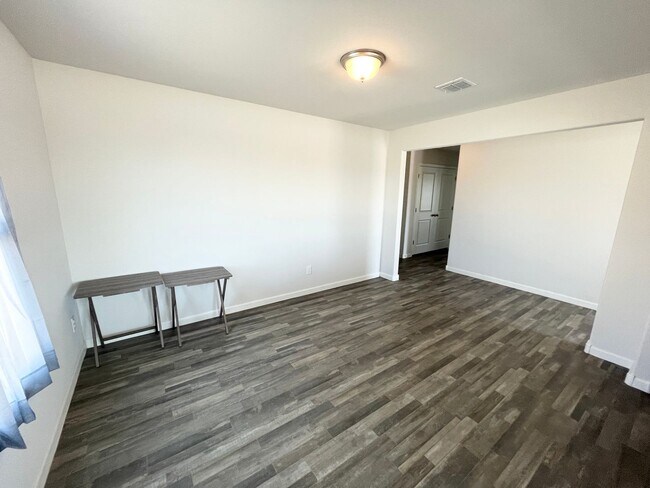 Building Photo - Beautiful 4 Bedroom Single Level Newer Bui...