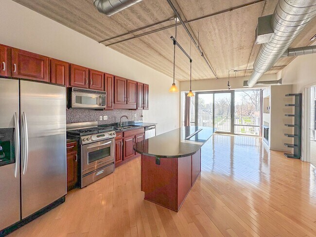 Foto del edificio - Luxury and Convenience in Royal Oak