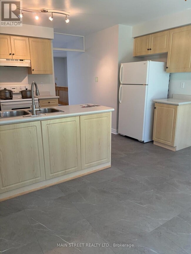 Building Photo - 5 Brecken Dr