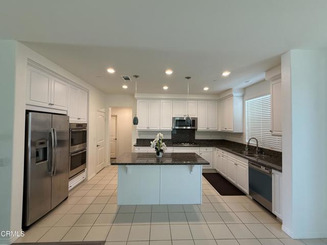 Foto del edificio - 8305 Sunset Hills Pl
