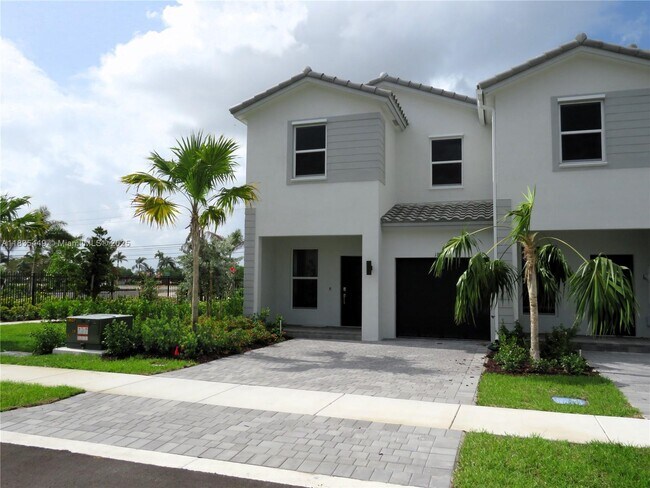 Foto del edificio - 18417 SW 1st St