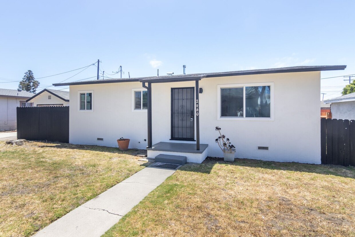 Primary Photo - 2936-2966 Sherwin Ave