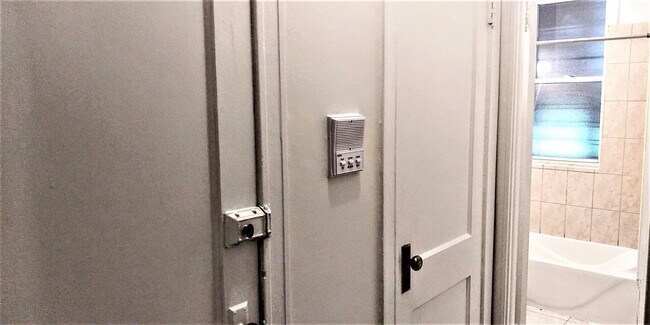 Foto del edificio - 1520 W Ardmore Ave