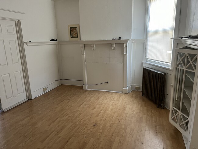 Building Photo - 371 McKee Pl