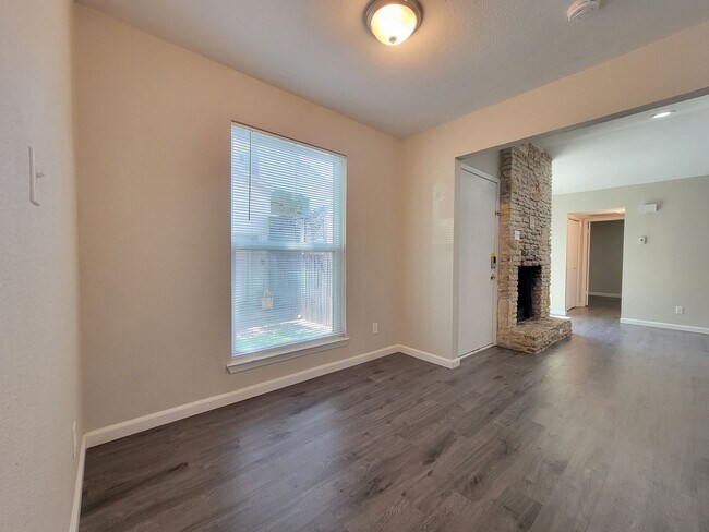 Foto del edificio - 907 Bird Creek Dr