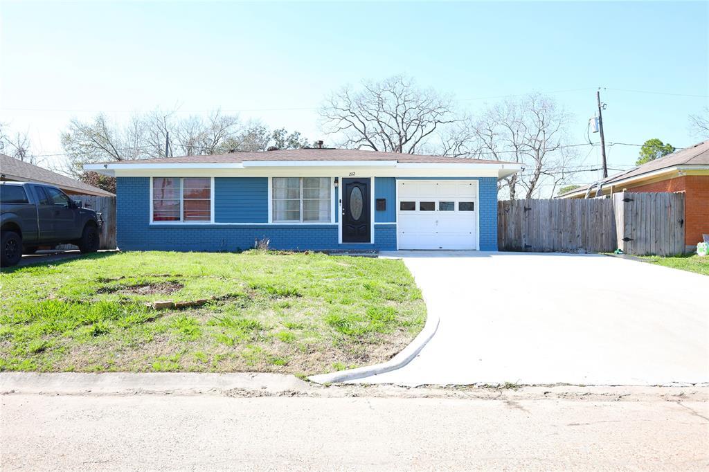 Primary Photo - 2112 Blueberry Ln