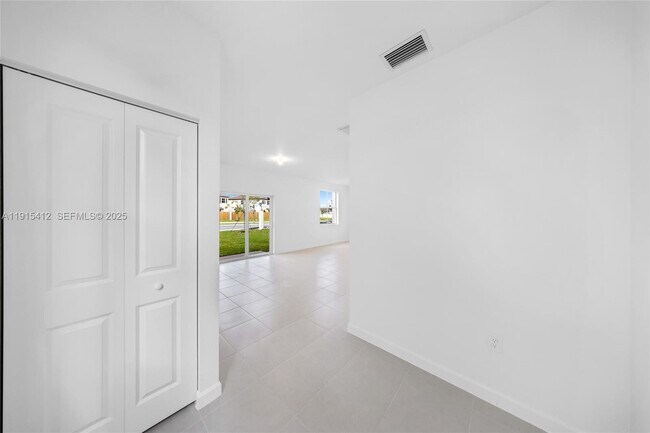 Foto del edificio - 2448 SE 27th Terrace