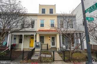 Building Photo - 731 18th St NE
