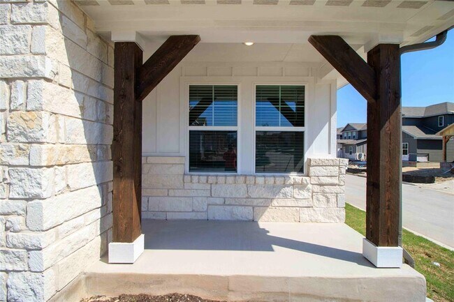 Building Photo - 900 Limestone Shls Rd