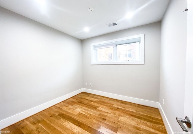 Building Photo - 2 br, 2 bath Condo - 1537 Gales Street Nor...