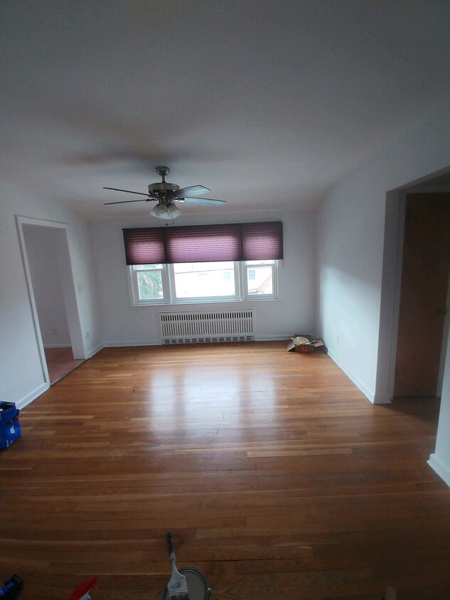 LARGE L/R, D/R COMBO - 652 Clove Rd