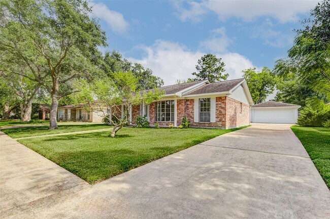 Building Photo - 22223 Hockaday Dr