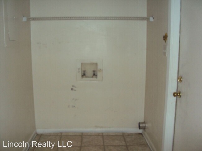 Building Photo - 2 br, 1 bath House - 7 Shanna Cir Apt B