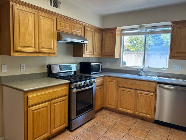 Building Photo - Paloma Del Sol Home