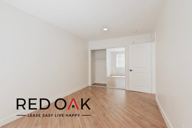 Foto del edificio - 310 S Kenmore Ave