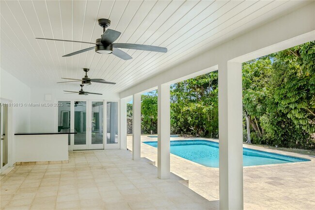 Building Photo - 6540 SW 135th Terrace