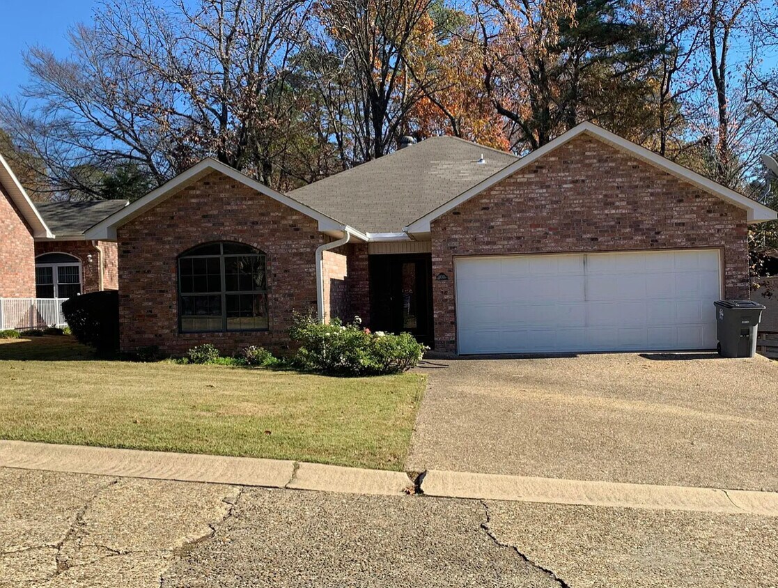 102 Creekview Ln, Hot Springs, AR 71913 House Rental in Hot Springs
