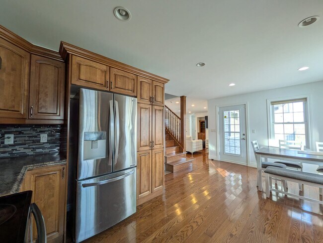 Photo du bâtiment - 130 River Dr