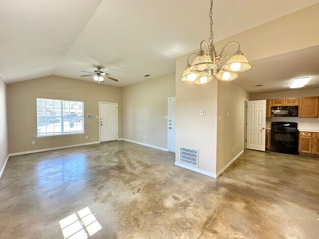 Building Photo - 4001 Cambridge Dr