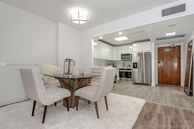 Foto del edificio - 2301 Collins Ave