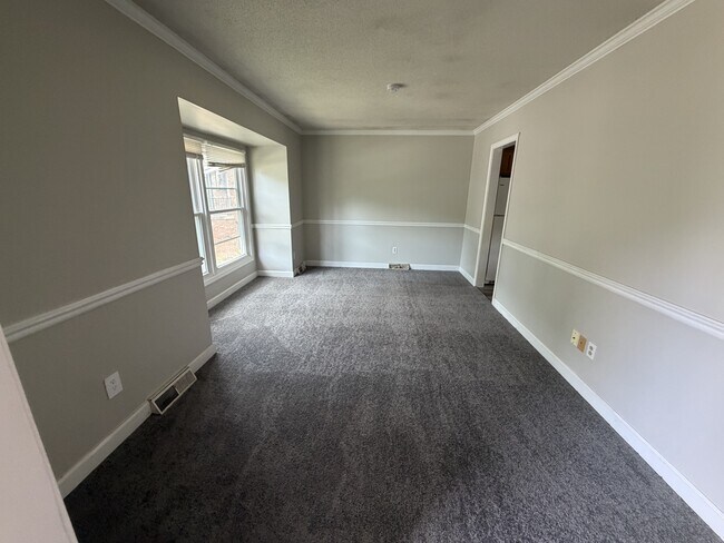 Building Photo - 1013 NW Berkshire Dr