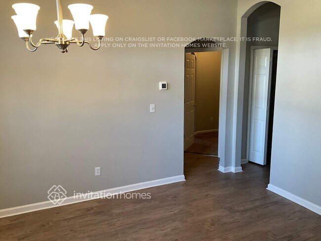 Building Photo - 14091 Summer Breeze Dr E