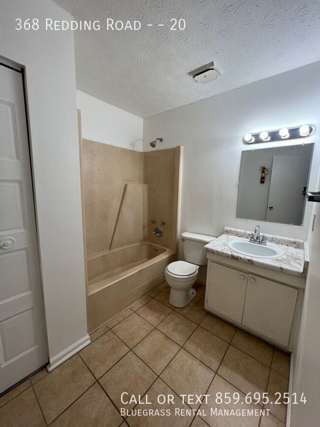 Building Photo - Newly Renovated Spacious 1 Bed in Amazing ...