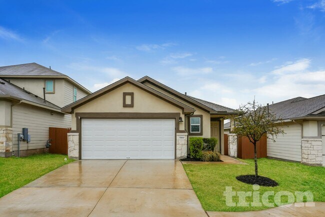 Foto del edificio - 5300 Saddle Clb Dr