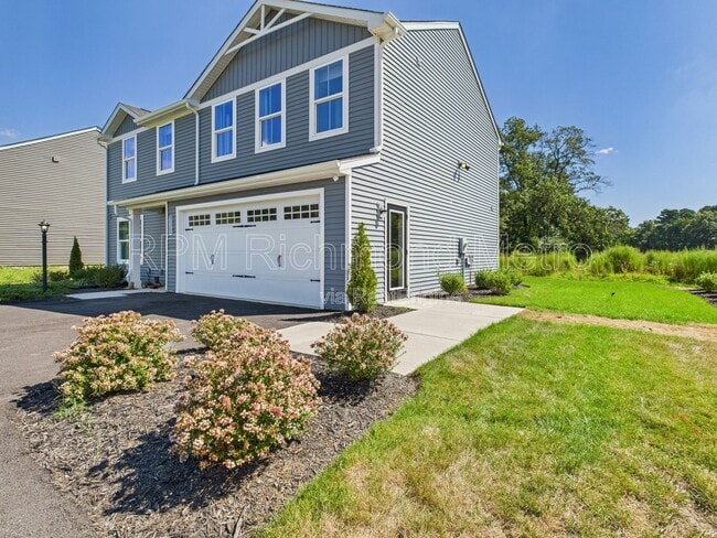 Foto del edificio - 2943 Travis Ln