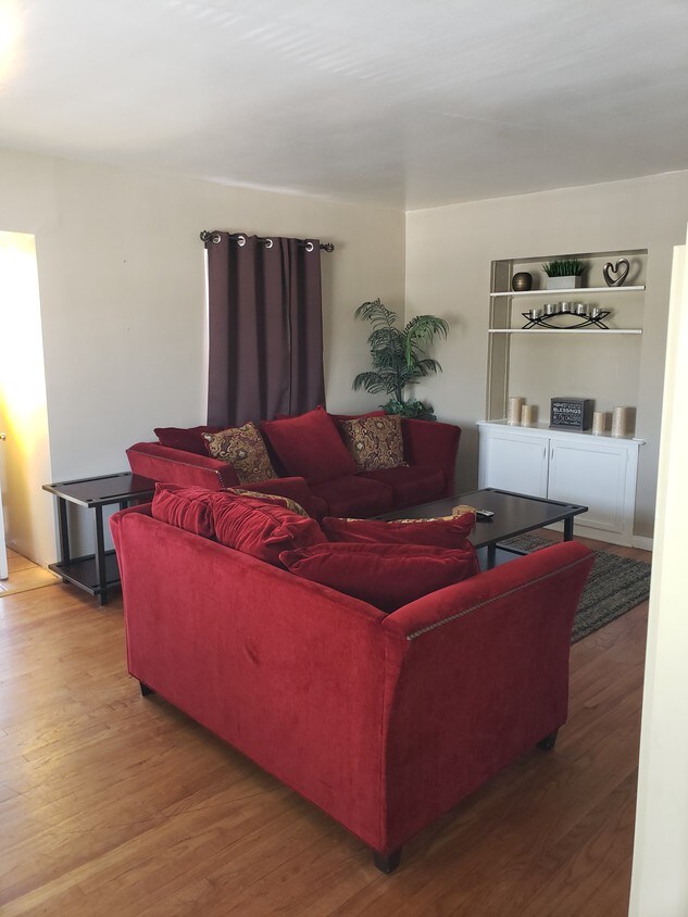 3906 W 57th St, View ParkWindsor Hills, CA 90056 Apartments in View ParkWindsor Hills, CA